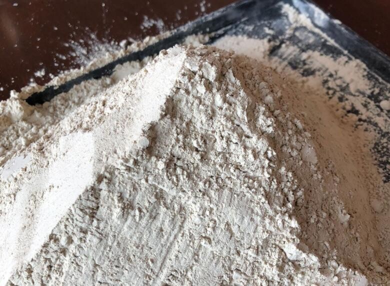 磨膨潤土用什么設(shè)備好,膨潤土易磨性怎么樣,膨潤土加工,膨潤土磨粉機(jī)